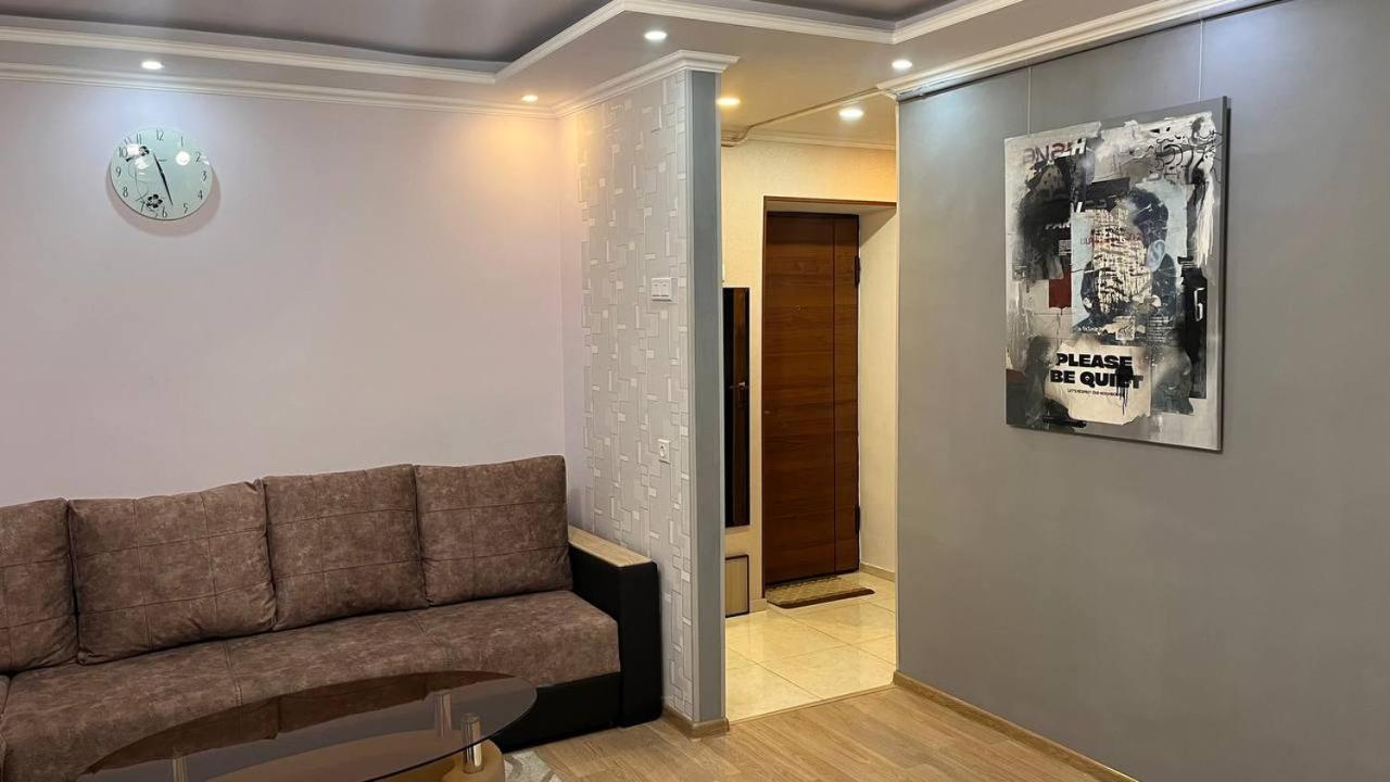 Apartment Ani Vagharshapat Bagian luar foto